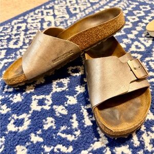 Birkenstock Women’s Bronze Metallic Single Strap Slide Sandals